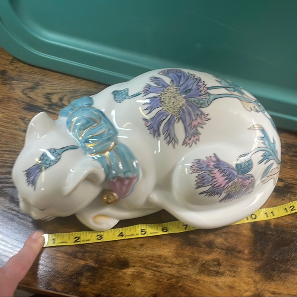 Frederick Cooper Ceramic Japanese Kutani Sleeping Cat